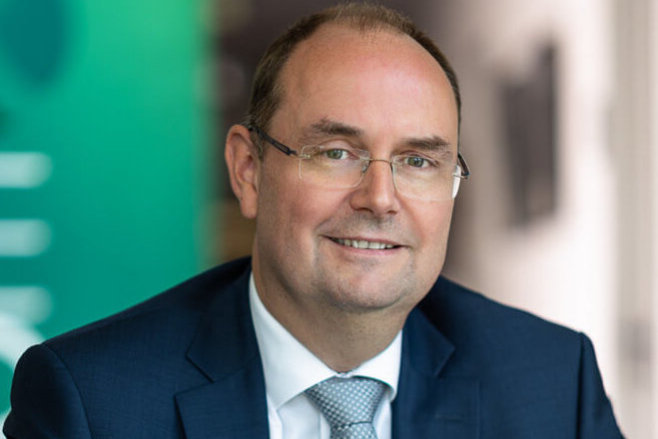 Efcom_Portraits_erstes_Shooting_Andreas_Schwarz-18_Arnulf_Romann